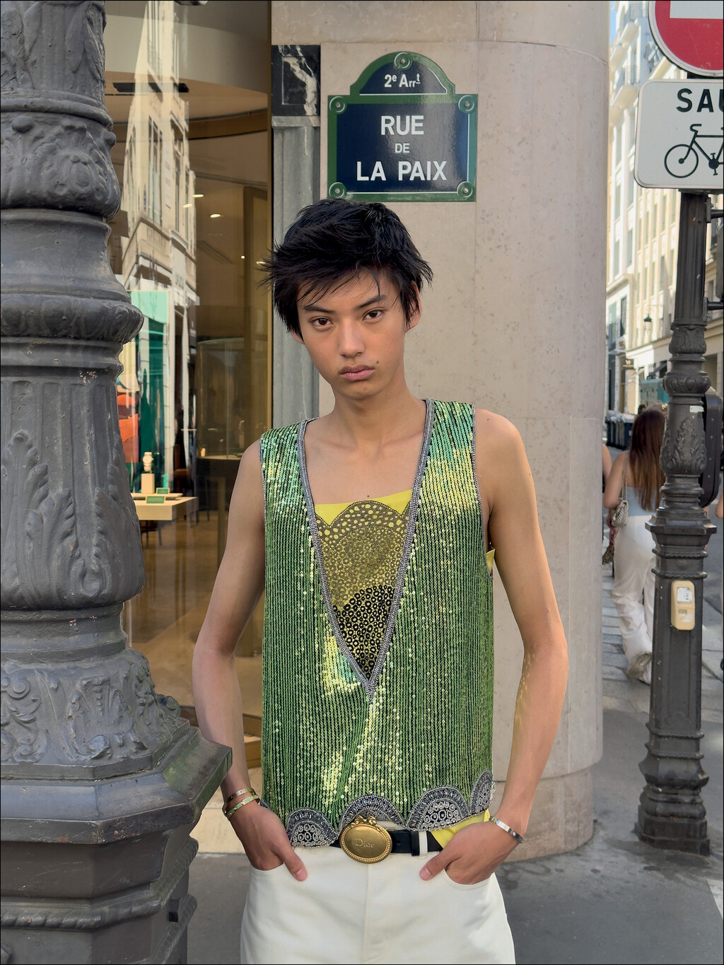 Purple Magazine - © Artlist